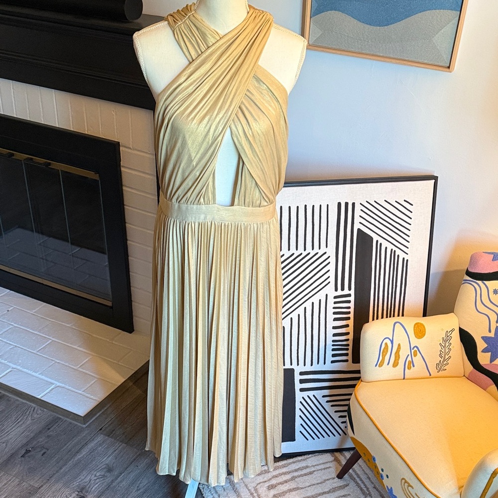 Chic Gold Backless Dress